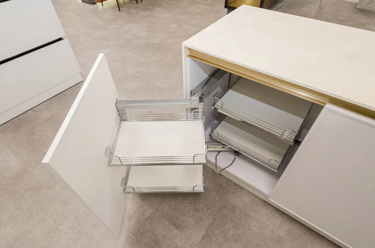 #1 Bucătărie TOP: MDF vopsit, vitrină aurie și mecanisme avansate (showroom) - imagine 7