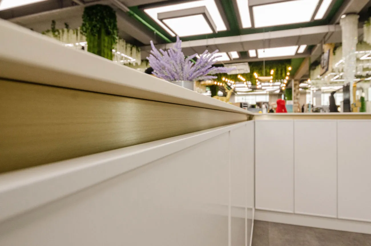 #1 Bucătărie TOP: MDF vopsit, vitrină aurie și mecanisme avansate (showroom) - imagine 9